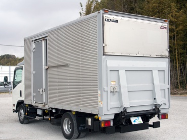 いすゞ エルフ バン車 小型 BKG-NPR85AN 年式 H22 [写真05]