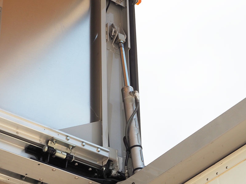 いすゞ フォワード ウイング車 中型 PKG-FRR90T2 年式 H23[写真24]