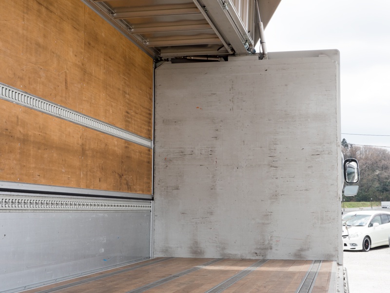 いすゞ ギガ ウイング車 大型 LKG-CYJ77A 年式 H23[写真19]