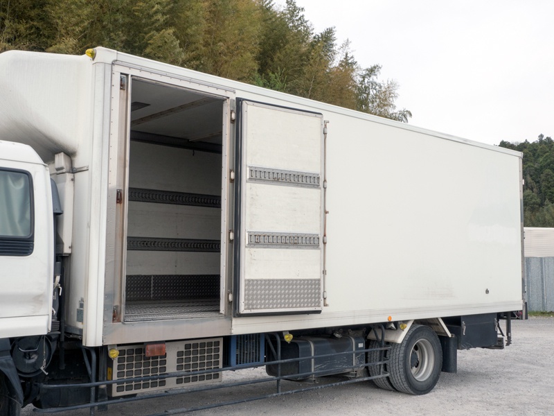 いすゞ フォワード 冷凍バン 中増t KL-FSD34P4 年式 H15[写真10]