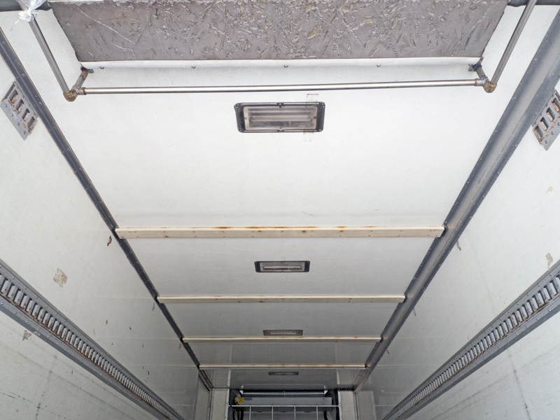 いすゞ フォワード 冷凍バン 中増t KL-FSD34P4 年式 H15[写真13]