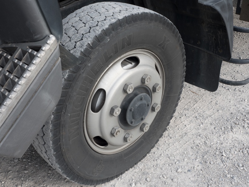 いすゞ フォワード 冷凍バン 中増t KL-FSD34P4 年式 H15[写真29]