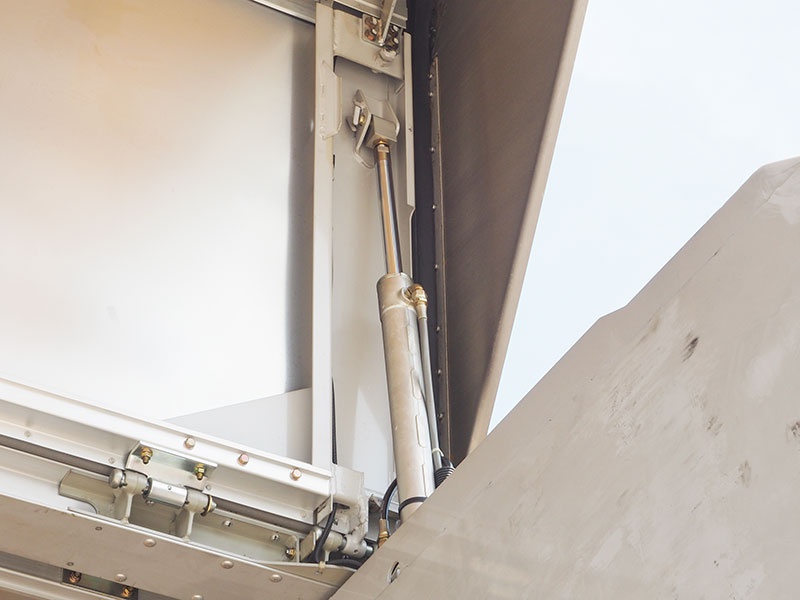 いすゞ フォワード ウイング車 中型 PA-FRR34L4 年式 H18[写真13]