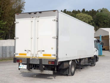 いすゞ フォワード 冷凍バン 中増t KL-FSD34P4 年式 H15 [写真07]