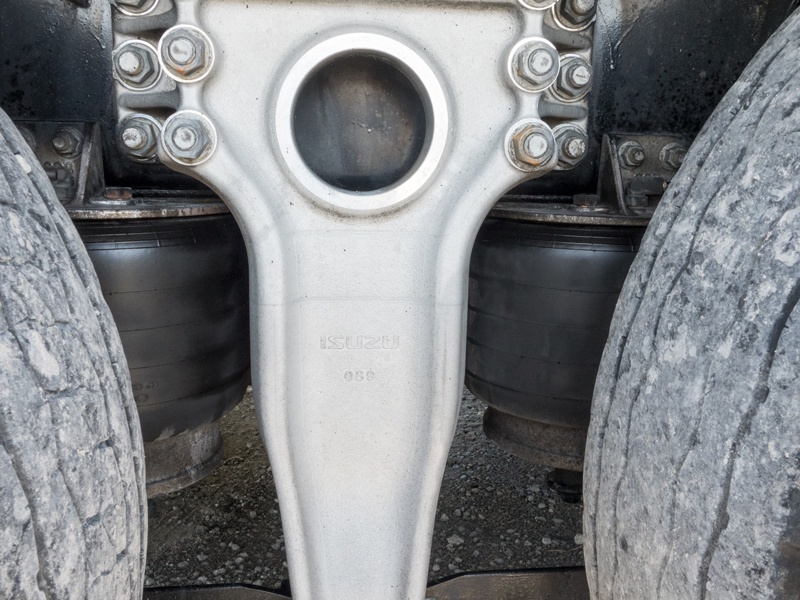 いすゞ ギガ ウイング車 大型 LKG-CYL77AA　 年式 H22[写真32]