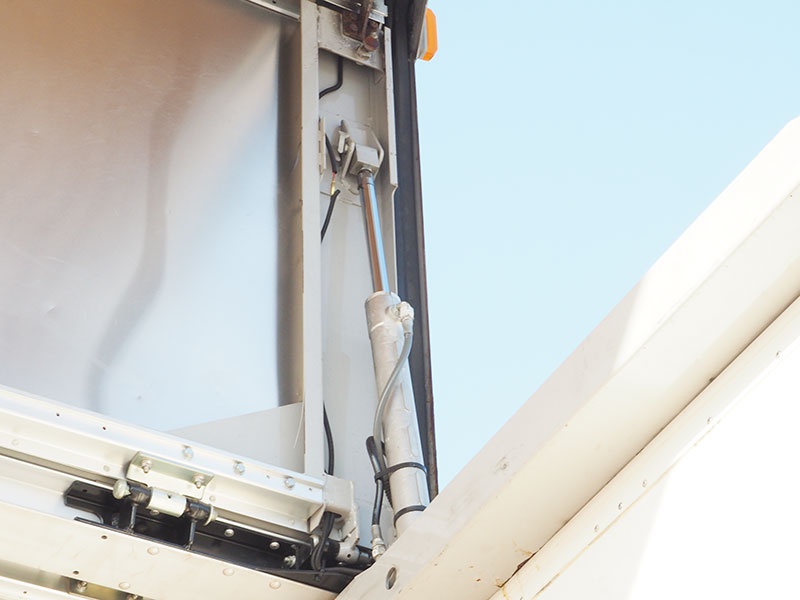 いすゞ フォワード ウイング車 中型 PDG-FRR34T2 年式 H23[写真17]