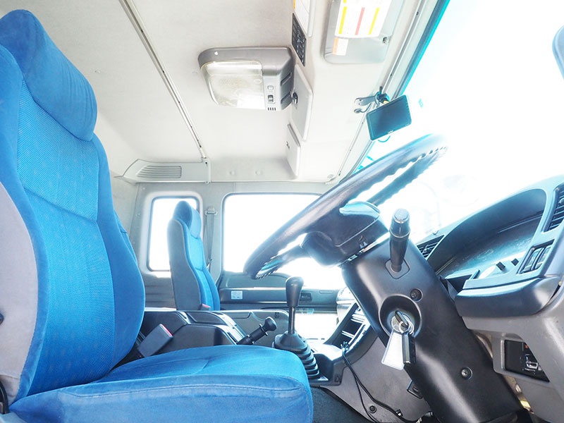 いすゞ ギガ 平ボディ 大型 QKG-CYJ77A 年式 H25[写真25]