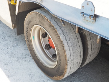 いすゞ ギガ 平ボディ 大型 QKG-CYJ77A 年式 H25 [写真40]