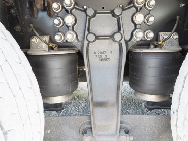 いすゞ ギガ 平ボディ 大型 QKG-CYJ77A 年式 H25 [写真35]