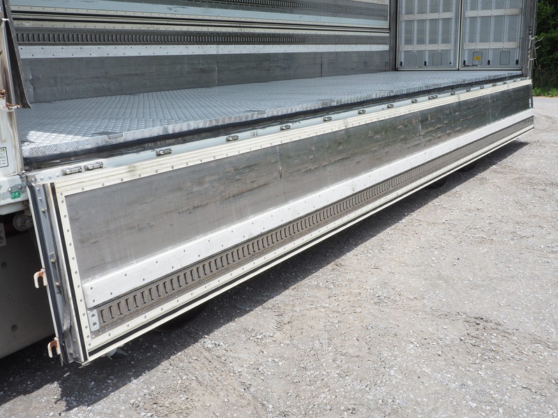 いすゞ ギガ 冷凍ウイング 大型 PJ-CYJ51W5 年式 H16[写真19]