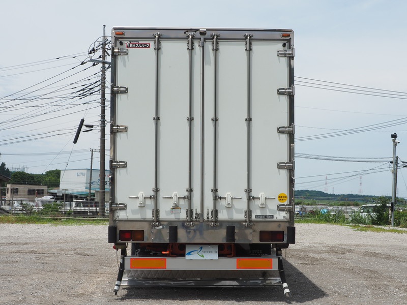 いすゞ ギガ 冷凍ウイング 大型 PJ-CYJ51W5 年式 H16[写真06]