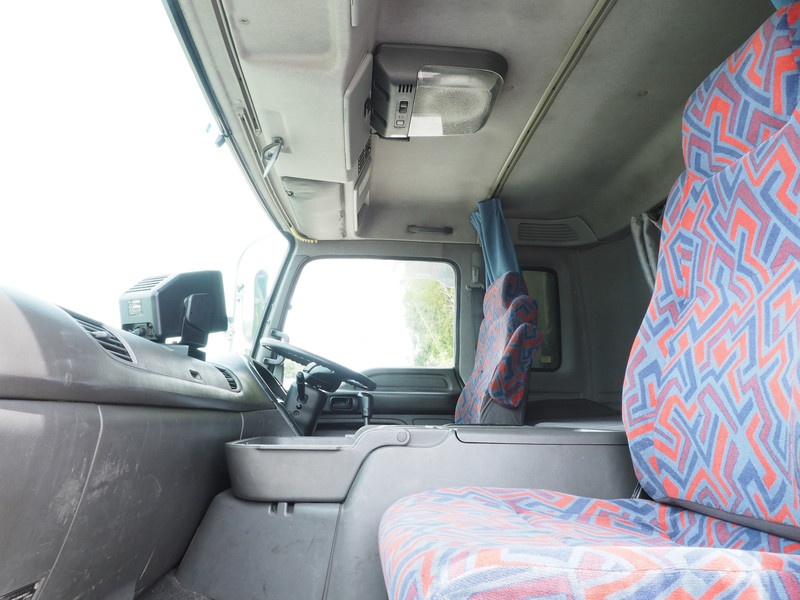 いすゞ ギガ 冷凍ウイング 大型 PJ-CYJ51W5 年式 H16[写真43]