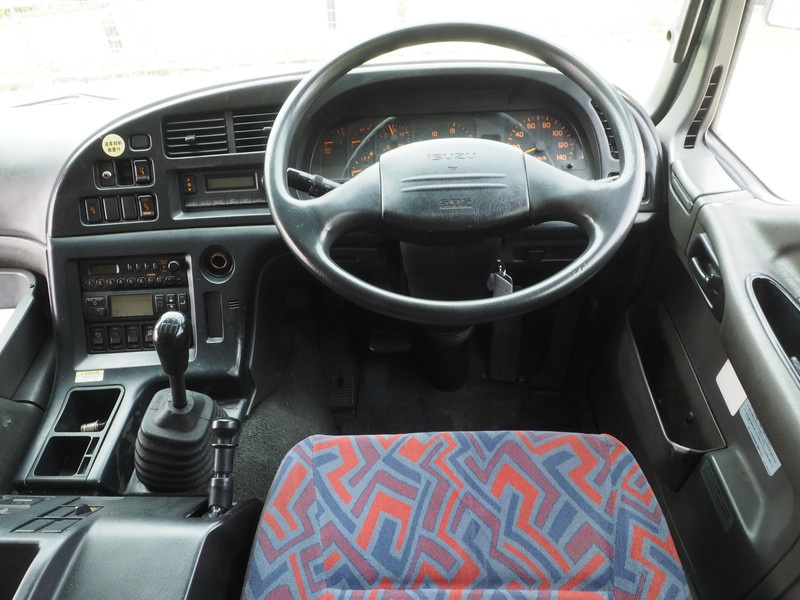 いすゞ ギガ 冷凍ウイング 大型 PJ-CYJ51W5 年式 H16[写真38]