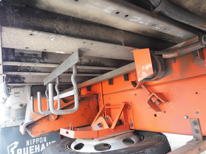 いすゞ ギガ 冷凍ウイング 大型 PJ-CYJ51W5 年式 H16[写真45]