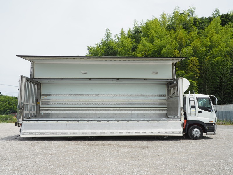 いすゞ ギガ 冷凍ウイング 大型 PJ-CYJ51W5 年式 H16[写真09]