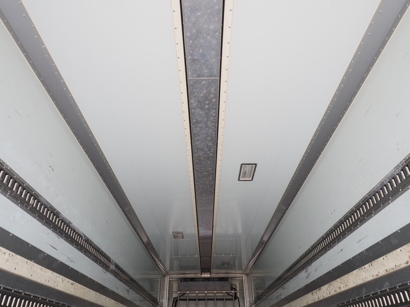 いすゞ ギガ 冷凍ウイング 大型 PJ-CYJ51W5 年式 H16[写真33]