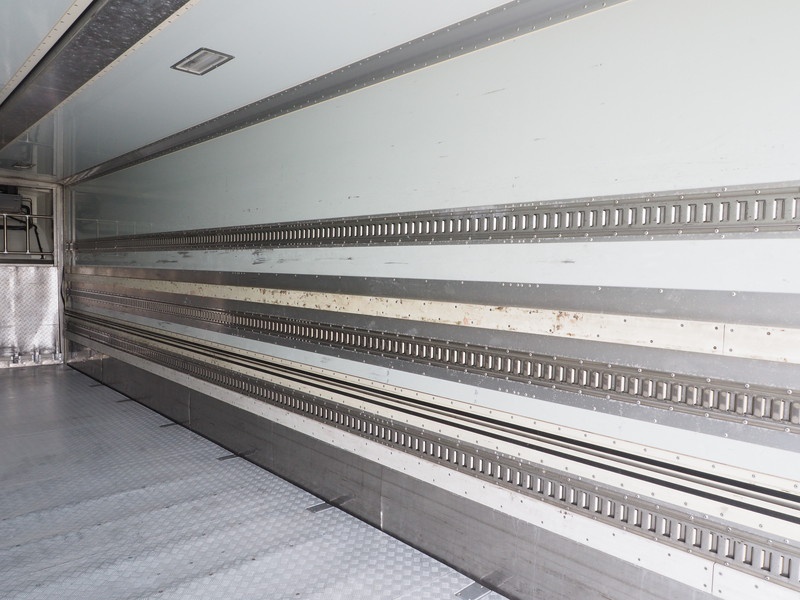 いすゞ ギガ 冷凍ウイング 大型 PJ-CYJ51W5 年式 H16[写真36]