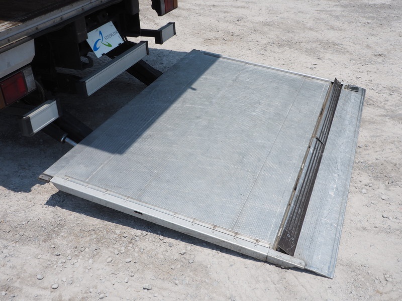 いすゞ エルフ バン車 小型 BKG-NPR85AN 年式 H19[写真14]