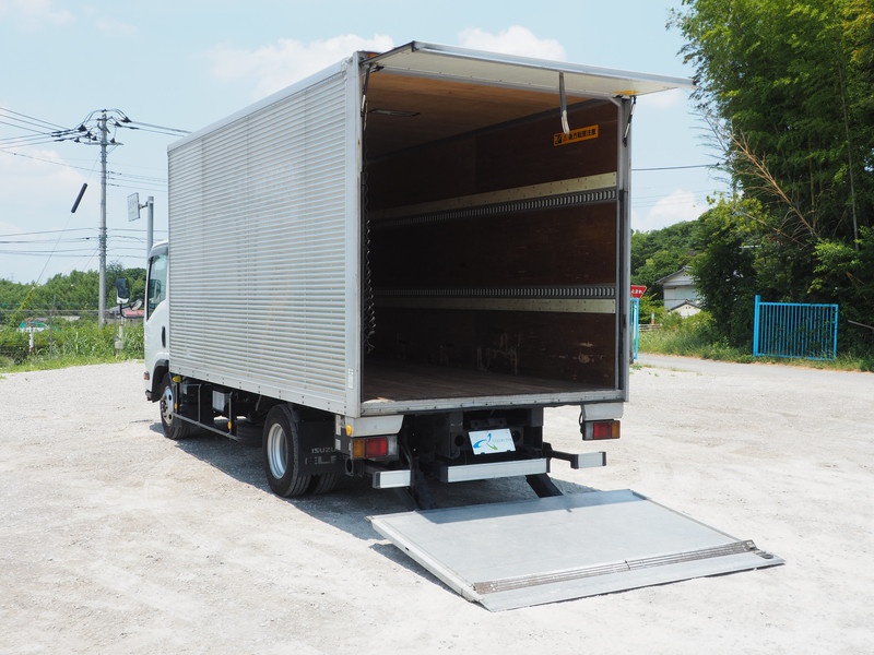 いすゞ エルフ バン車 小型 BKG-NPR85AN 年式 H19[写真12]