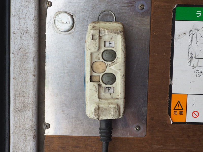 いすゞ エルフ バン車 小型 BKG-NPR85AN 年式 H19[写真18]