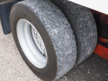 いすゞ ギガ 冷凍ウイング 大型 PJ-CYJ51W5 年式 H16 [写真50]