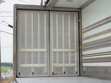 いすゞ ギガ 冷凍ウイング 大型 PJ-CYJ51W5 年式 H16 [写真26]