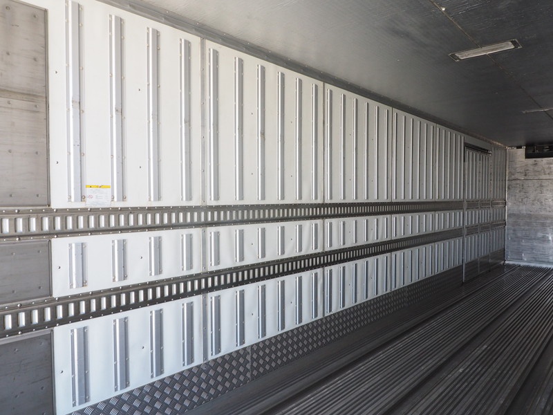 いすゞ ギガ 冷凍バン 大型 PDG-CYL77V8 年式 H22[写真19]