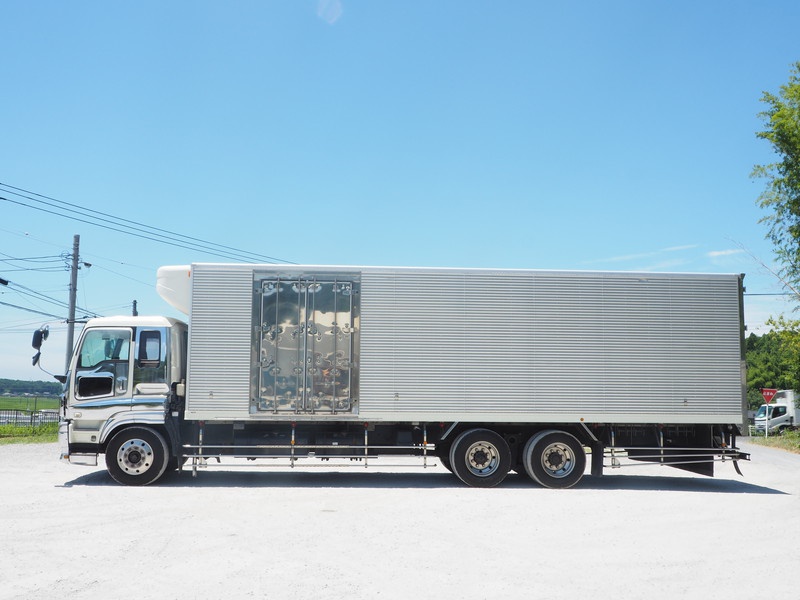 いすゞ ギガ 冷凍バン 大型 PDG-CYL77V8 年式 H22[写真08]