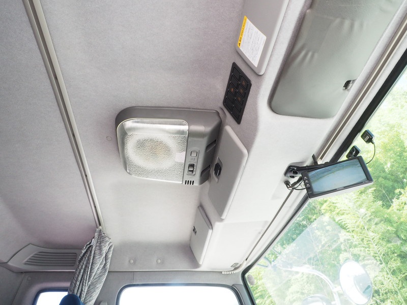 いすゞ ギガ 冷凍バン 大型 PDG-CYL77V8 年式 H22[写真30]