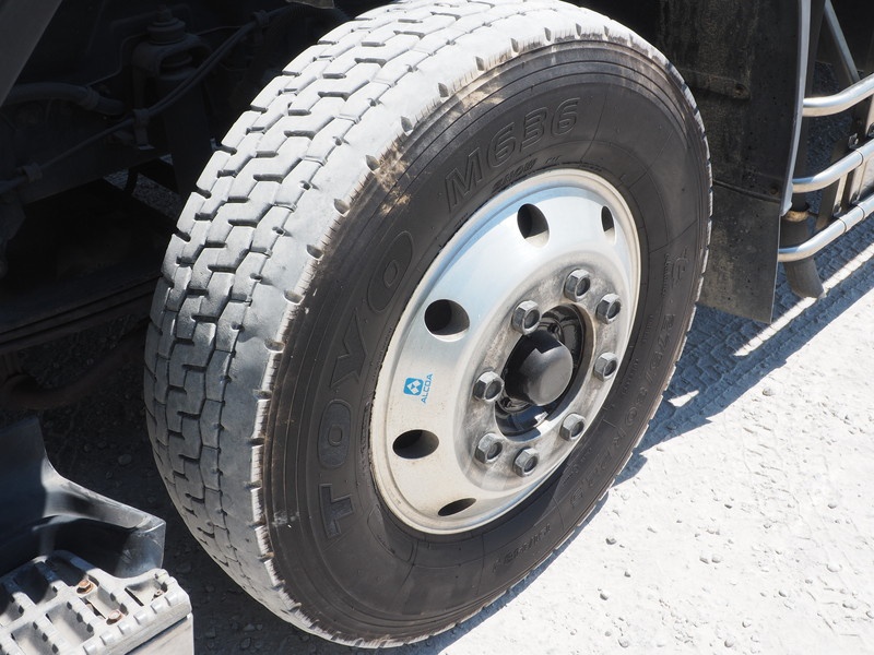 いすゞ ギガ 冷凍バン 大型 PDG-CYL77V8 年式 H22[写真42]