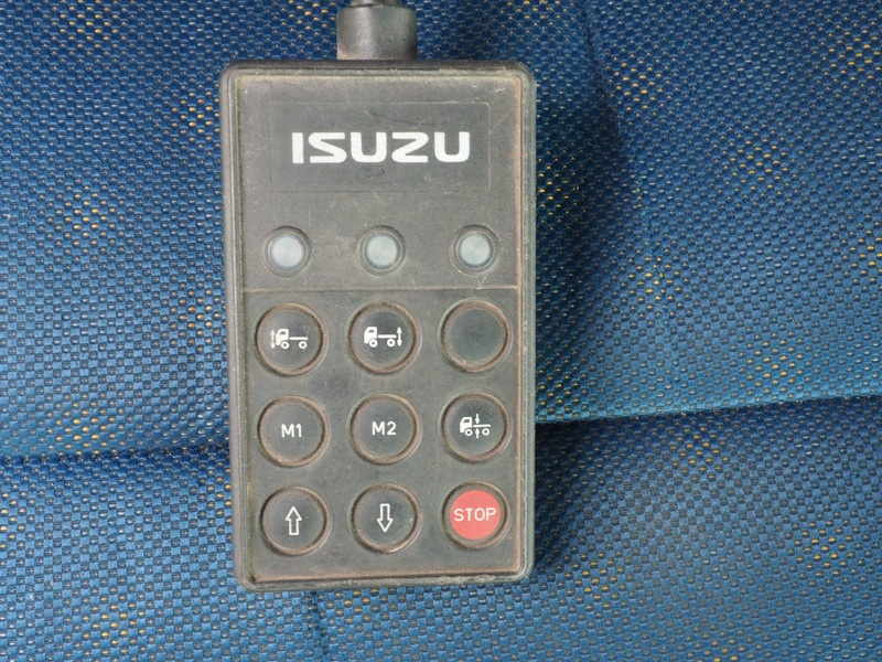 いすゞ ギガ 平ボディ 大型 QKG-CYJ77AA 年式 H24[写真32]