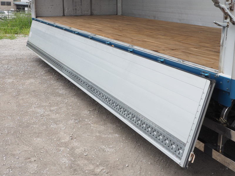 いすゞ フォワード ウイング車 中増t KL-FSD34P4 年式 H15[写真12]