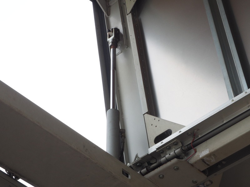 いすゞ フォワード ウイング車 中増t KL-FSD34P4 年式 H15[写真13]