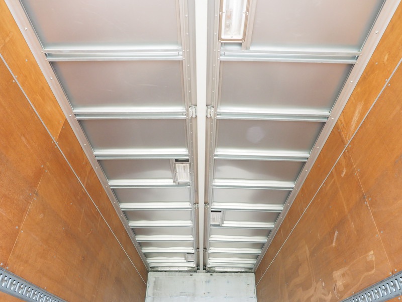 いすゞ フォワード ウイング車 中増t KL-FSD34P4 年式 H15[写真29]