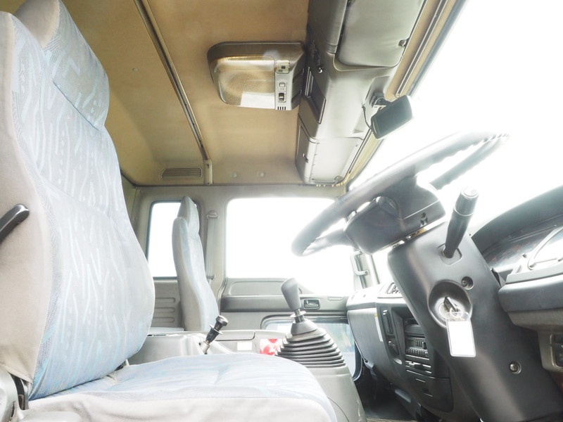 いすゞ フォワード ウイング車 中増t KL-FSD34P4 年式 H15[写真32]