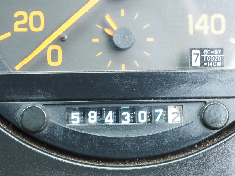 いすゞ フォワード ウイング車 中増t KL-FSD34P4 年式 H15[写真34]