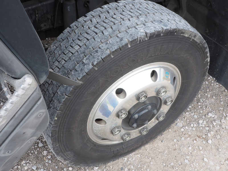 いすゞ フォワード ウイング車 中増t KL-FSD34P4 年式 H15[写真47]