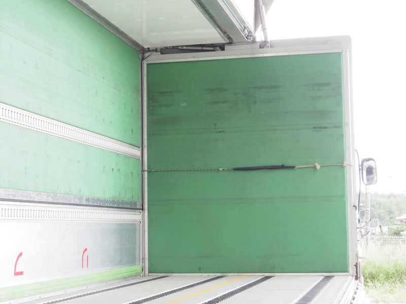 いすゞ ギガ ウイング車 大型 PKG-CYJ77W8 年式 H21[写真24]