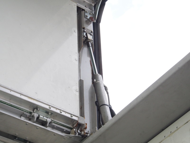 いすゞ ギガ ウイング車 大型 PKG-CYJ77W8 年式 H21[写真14]