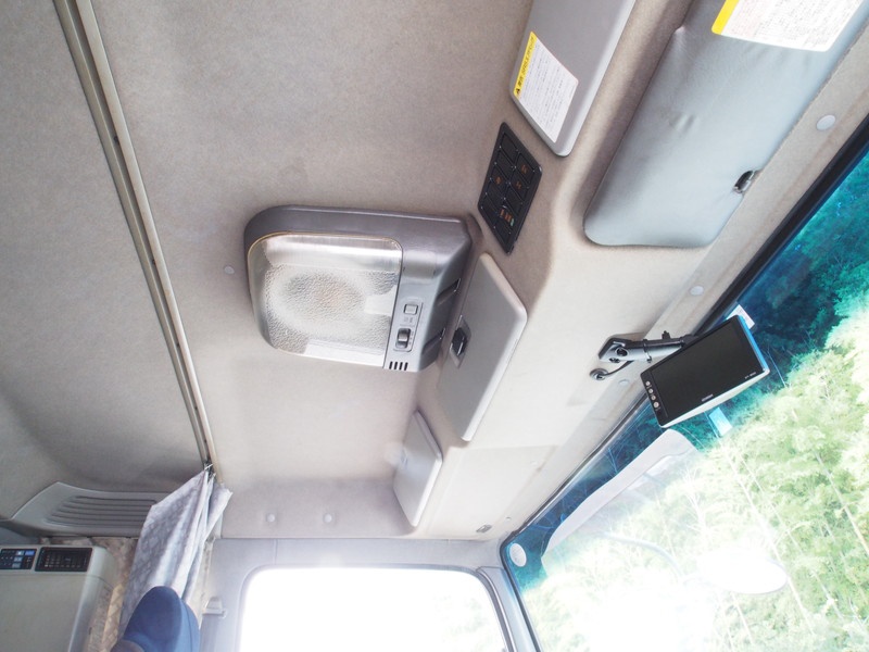 いすゞ ギガ ウイング車 大型 PKG-CYJ77W8 年式 H21[写真40]