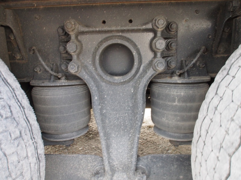 いすゞ ギガ ウイング車 大型 PKG-CYJ77W8 年式 H21[写真51]