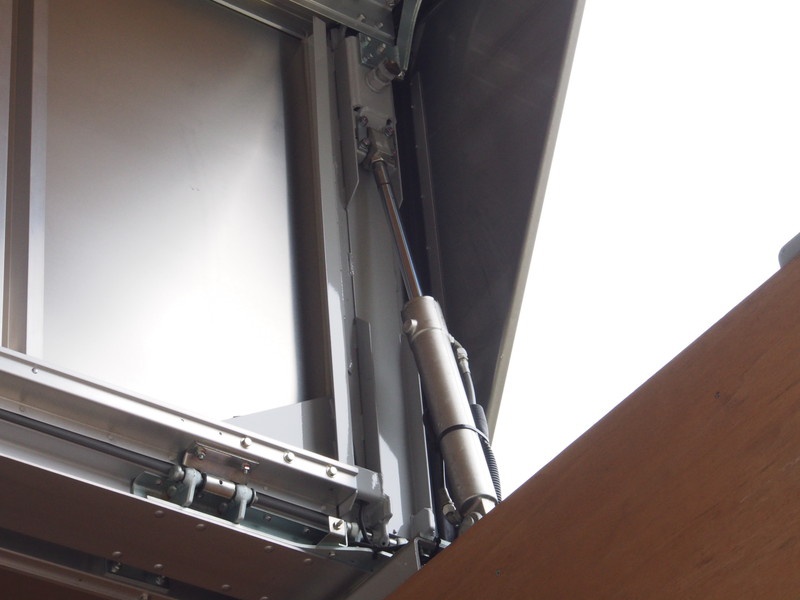 いすゞ ギガ ウイング車 大型 LKG-CYJ77A 年式 H23[写真17]