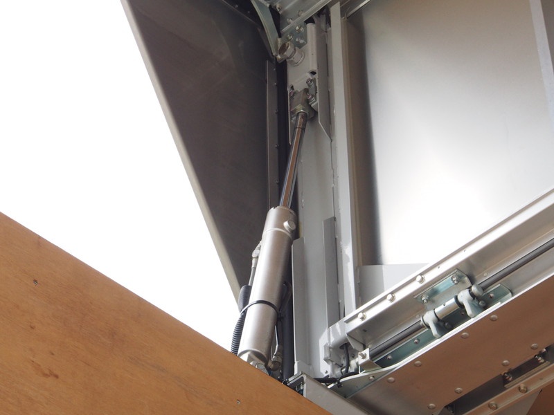 いすゞ ギガ ウイング車 大型 LKG-CYJ77A 年式 H23[写真16]