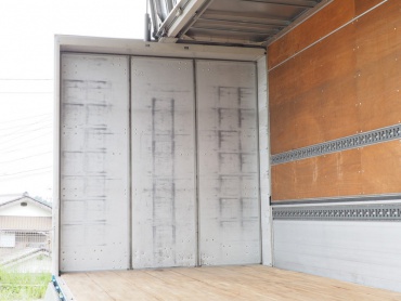 いすゞ フォワード ウイング車 中増t KL-FSD34P4 年式 H15 [写真27]