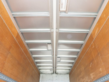 いすゞ フォワード ウイング車 中増t KL-FSD34P4 年式 H15 [写真29]