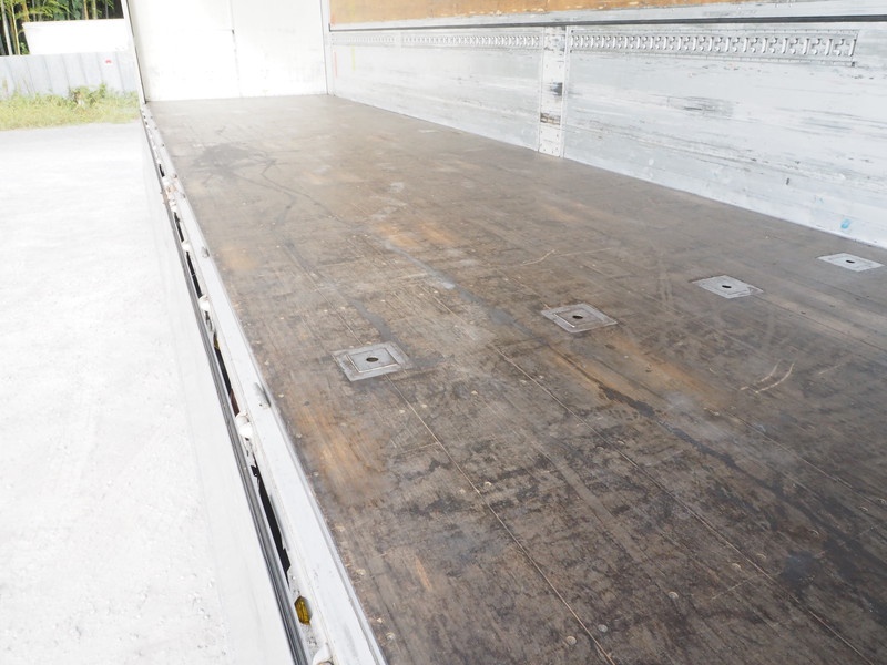 いすゞ ギガ ウイング車 大型 LKG-CYL77A 年式 H24[写真15]