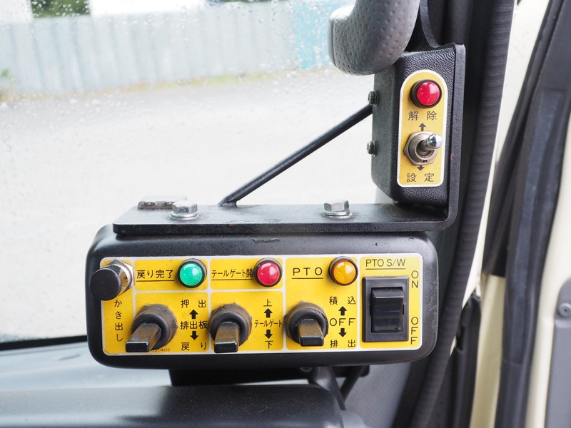 いすゞ エルフ パッカー 小型 TKG-NMR85AN 年式 H24[写真28]