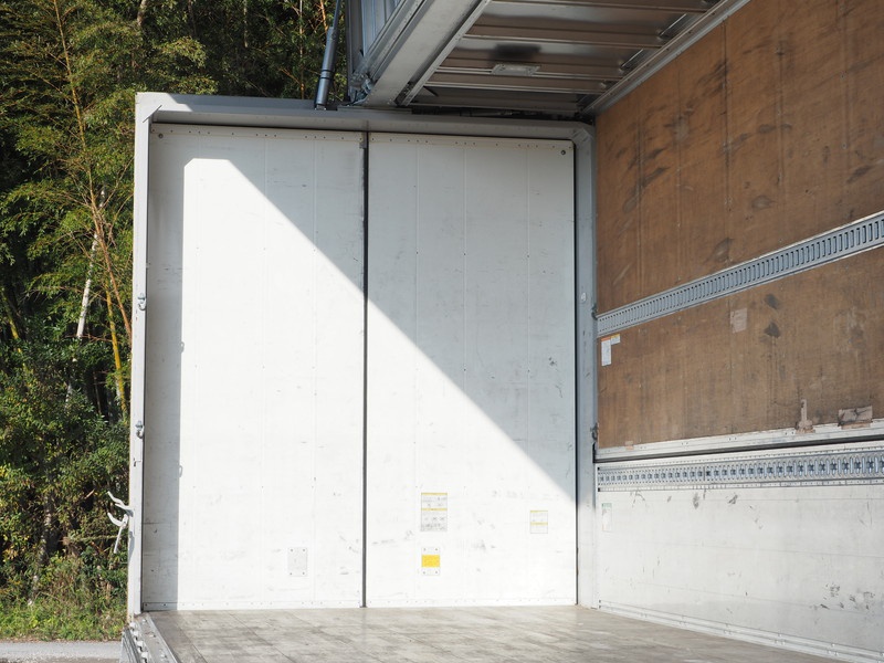 UDトラックス クオン ウイング車 大型 QKG-CG5ZA 年式 H25[写真13]