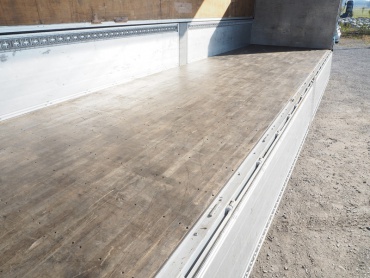 UDトラックス クオン ウイング車 大型 QKG-CG5ZA 年式 H25 [写真15]