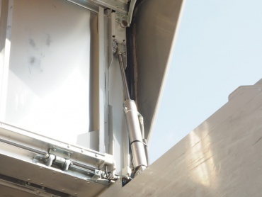 UDトラックス クオン ウイング車 大型 QKG-CG5ZA 年式 H25 [写真18]